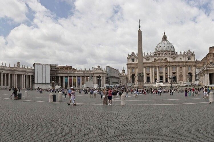 Усі дороги ведуть до… Ватикану