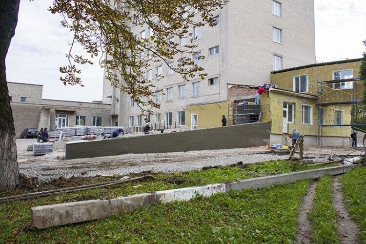 У Нововолинську завершують реконструкцію приймального відділення невідкладної екстреної медичної допомоги