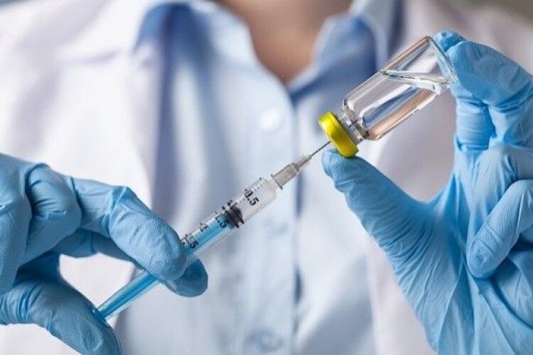 У Чернівцях після щеплення вакциною Covishield/AstraZeneca помер чоловік