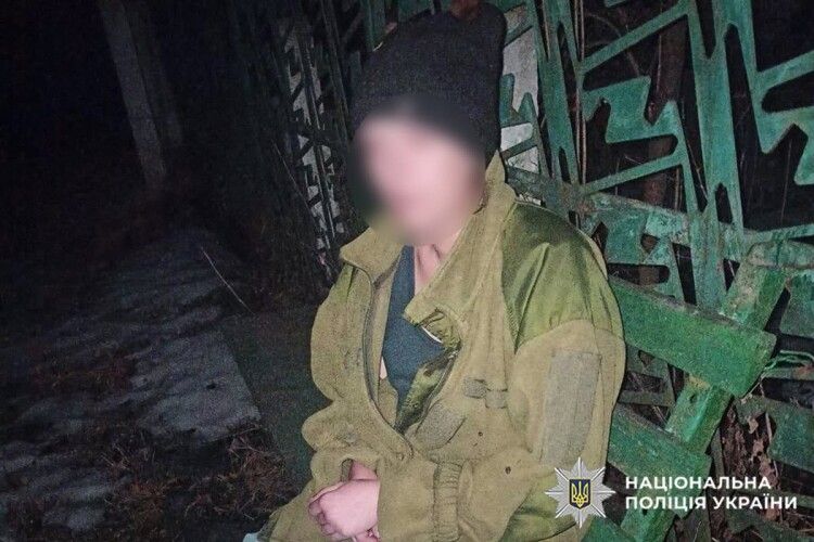 Жінка влаштувала самосуд над 12-річним сином та його друзями