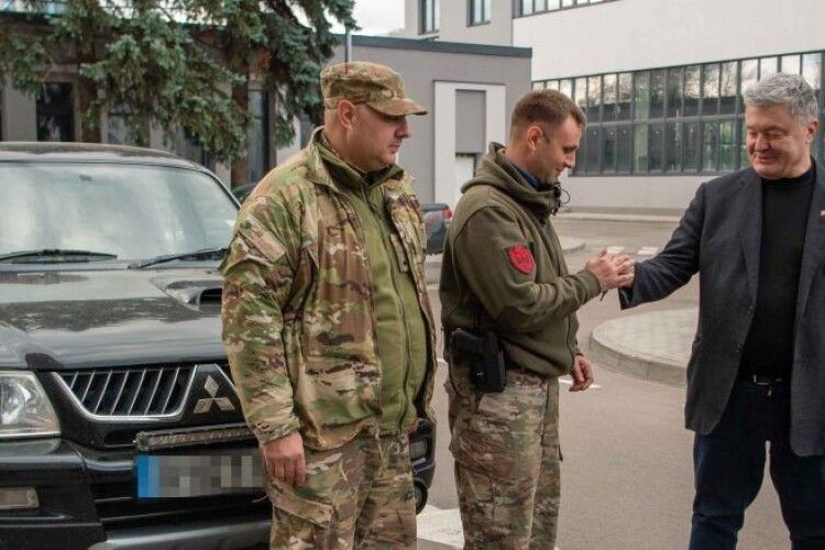 Нехай панікує ворог, а ми – підтримуємо ЗСУ: батальйону на південний напрямок передали пікап