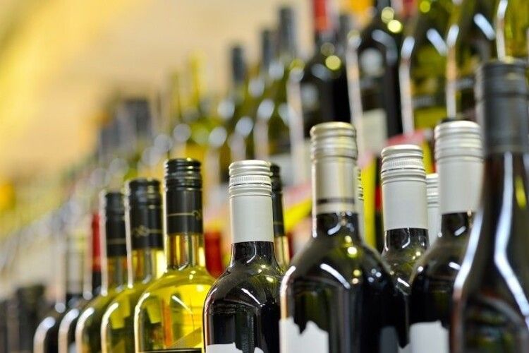 У волинянина вдома дільничний знайшов безакцизні алкоголь і цигарки