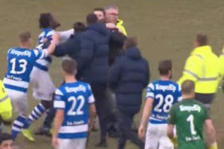 Фанати напали на футболістів після програшу 0:4