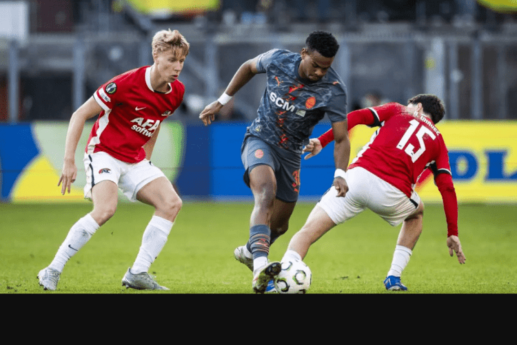 Донецький «Шахтар» зіграв у бойову нічию в Нідерландах і виходить у півфінал Ліги Конференцій