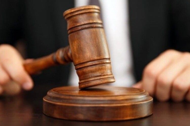 На Рівненщині директорку школи покарали за те, що призначила чоловіка на керівну посаду