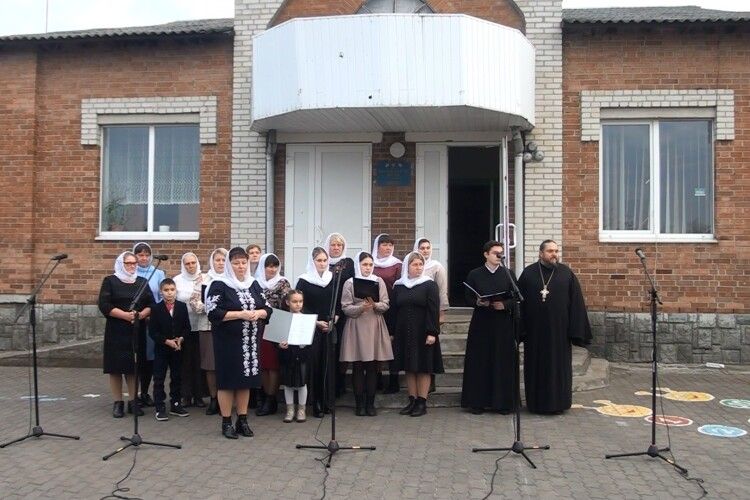 У волинській громаді заради ЗСУ на концерті співали і православні, і протестанти