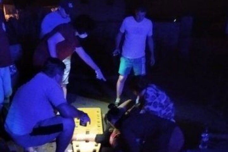 Під Луцьком п'яний таксист збив двох людей та намагався втекти (Фото, Відео) - ДОПОВНЕНО