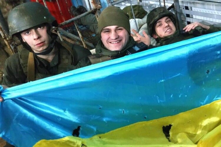 Опублікували фото українських героїв, які відвоювали Гостомель