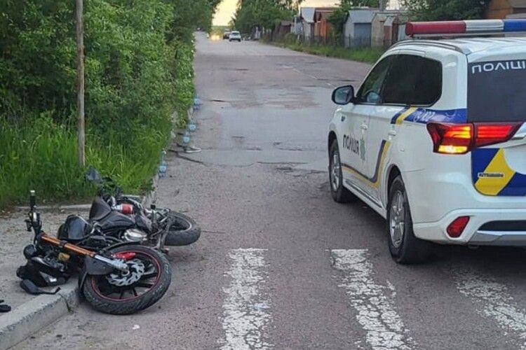 На Волині п'яний мотоцикліст збив пішохода