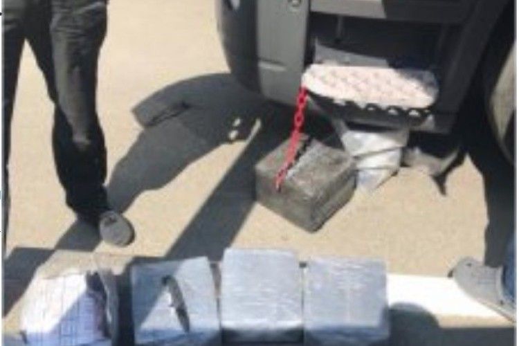 Серед шлаку міді волинські прикордонники знайшли заховані цигарки