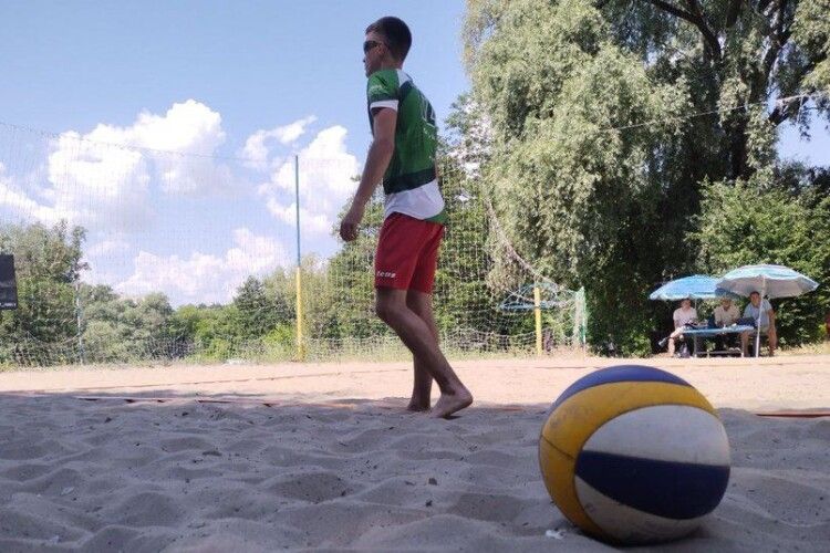 У Сумах провели благодійний турнір з пляжного волейбол (Фото, відео)