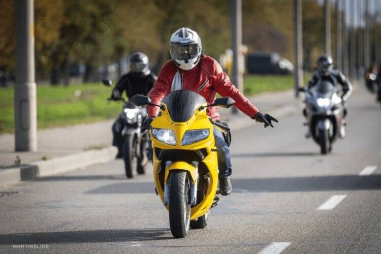 На Волині за рік неповнолітні мотоциклісти спричинили 88 аварій