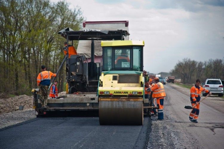 У Волинській області наступного року продовжать ремонтувати дороги