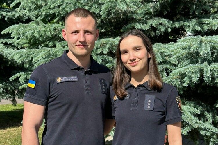 На Волині подружжя рятувальників стали ангелами-рятівниками  для пасажирки авто, що злетіло в кювет