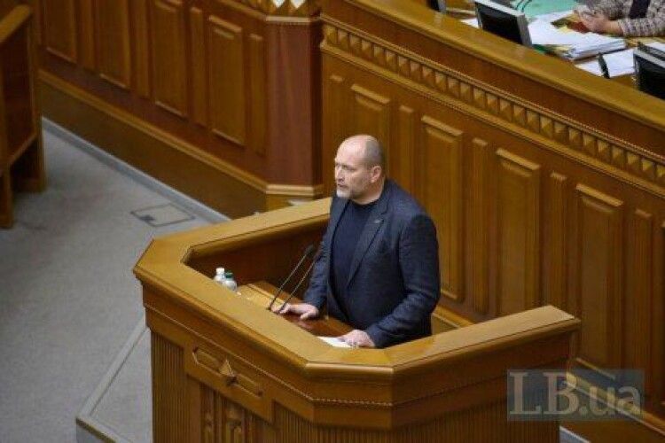 Стоматолог Дубнов виграв вибори у депутата Берези