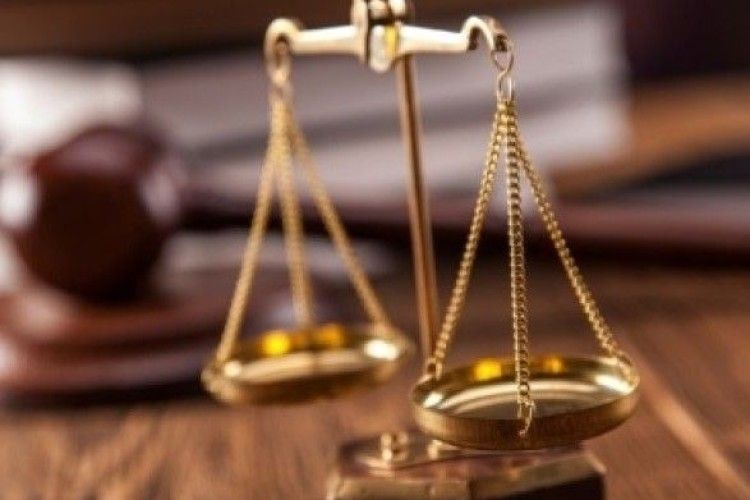 Співробітник СБУ, затриманий на хабарі майже 50 тисяч доларів, вийшов з СІЗО під заставу