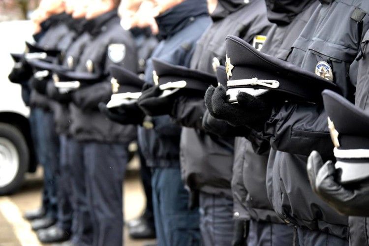 У Луцьку склали присягу 46 «новеньких» патрульних