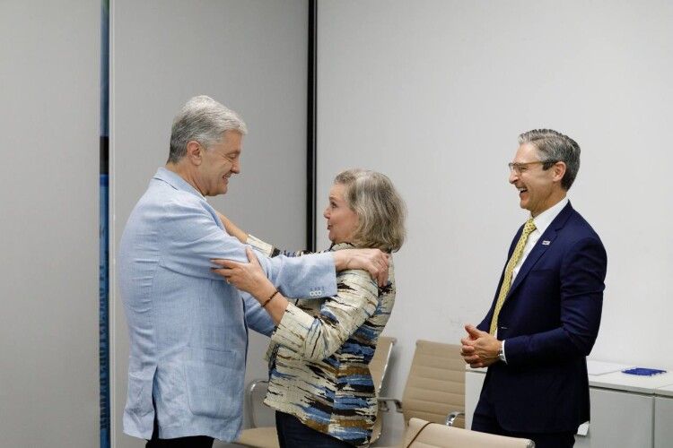 Про що Порошенко попросив американську делегацію