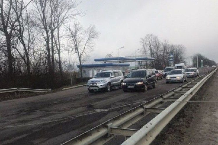 Вітер обірвав високовольтну лінію