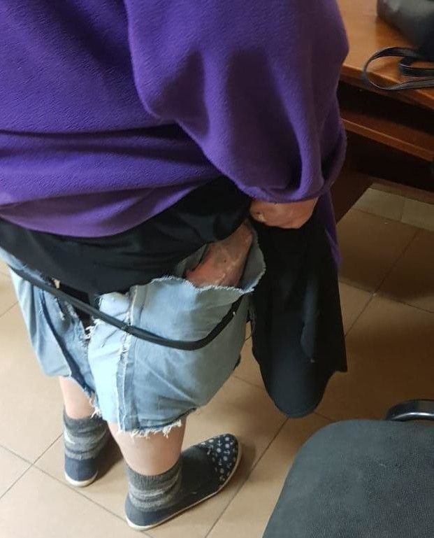 Під спідницею IPHONE.