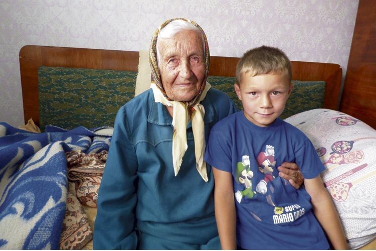 Найстаршій жительці Анастасії Пісоцькій — 92,  правнучок Іллюша – її найбільша радість.