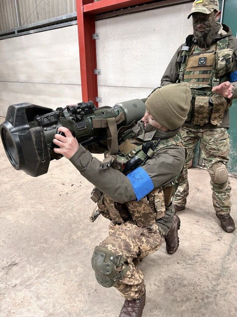 Під час навчання в Британії Ірина освоювала стрільбу – те, що мають пройти і кухарі, й медики, психологи, прийшовши у військо.