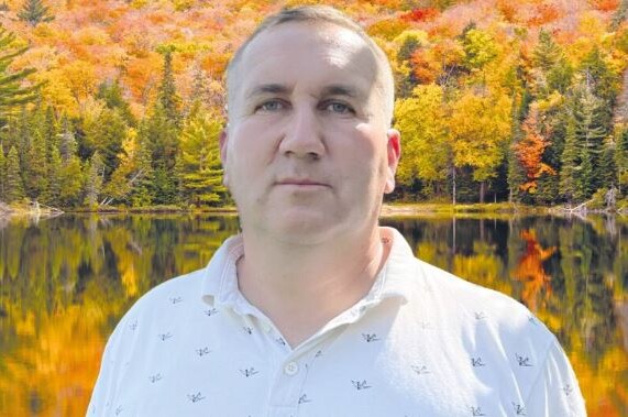 То вгадає зі своїм передбаченням Володимир Деркач – чи ні? Фотоколаж: volyn.com.ua.