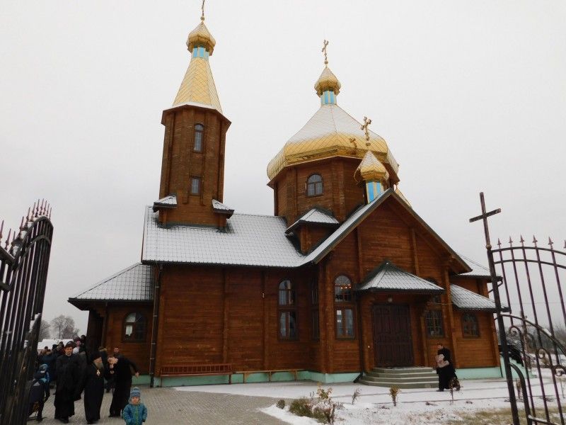 Ось така церквиця постала на Горохівщині у 2013 році.