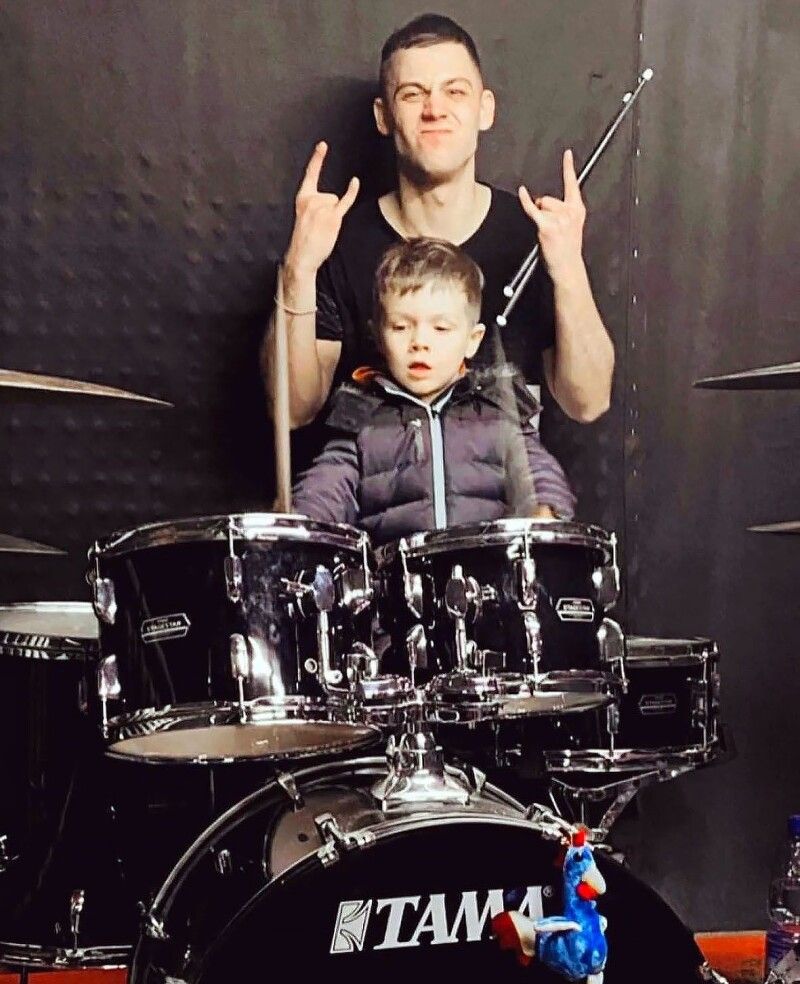 Ярослав з братом Дмитром за барабанами.