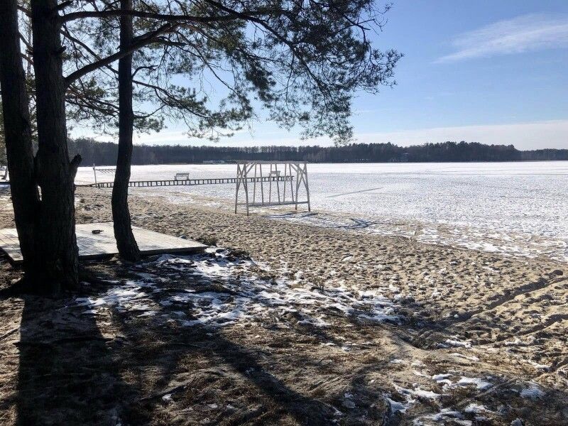 Подейкують, що на місці озера колись було поселення, яке пішло під воду.