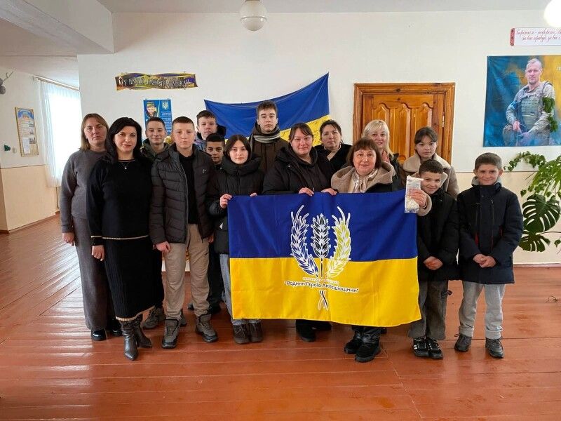 Матері, які втратили на війні синів, жінки, котрі стали вдовами, об’єдналися в «Родину Героїв Любешівщини».