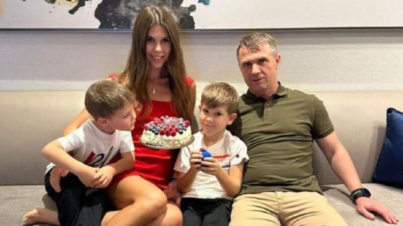 А Сергій Ребров – крутий спец по синам! Фото: Інстаграм-сторінка Анни РЕБРОВОЇ.