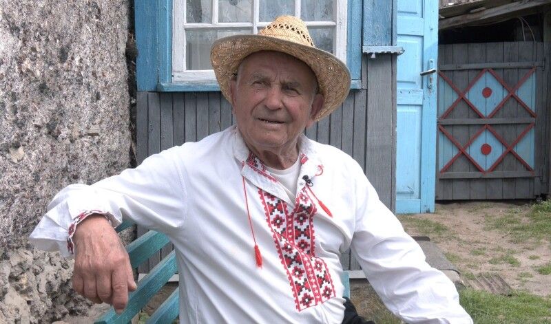 «Люди кажуть, що я на свій 85-ий рік не виглядаю,  а є значно молодшим – це «Божі комахи» додають мені сил», – усміхається Федір Юзінкевич.