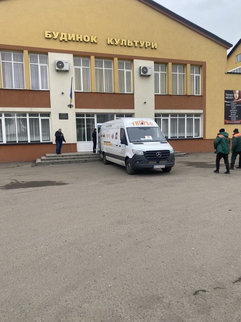 От де справжній в України брат виявився – не старший і не молодший, а щирий, який уміє простягнути руку допомоги у важкий час.