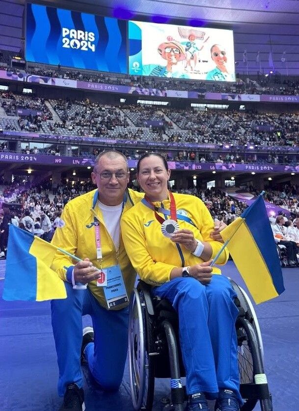 Тренер В’ячеслав Загреба першим привітав Марину Мажулу з успіхом на Паралімпійських іграх в Парижі.