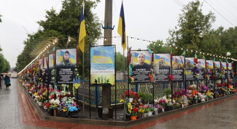Кожне ім’я на Алеї героїв – це історія мужності,  жертовності та безмежної любові до рідної землі.