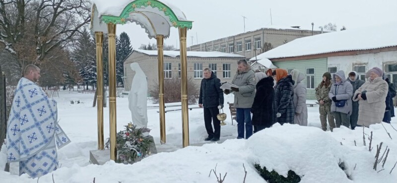 Обряд освячення каплиці здійснив військовий капелан Володимир Курчин.