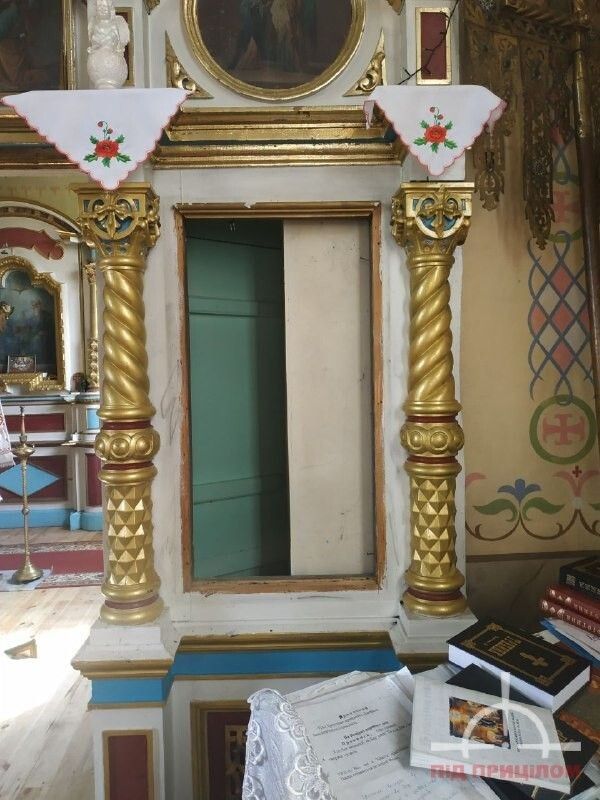 Ікони винесли з храму сьогодні уночі.