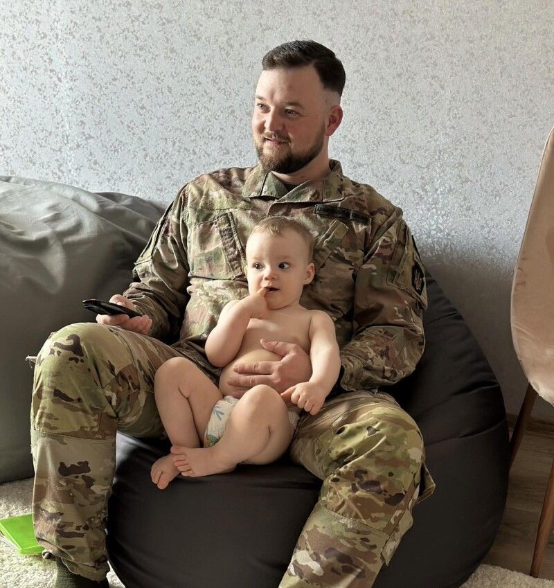 Тато й така бажана донечка, ім’я якій дали – Луна.