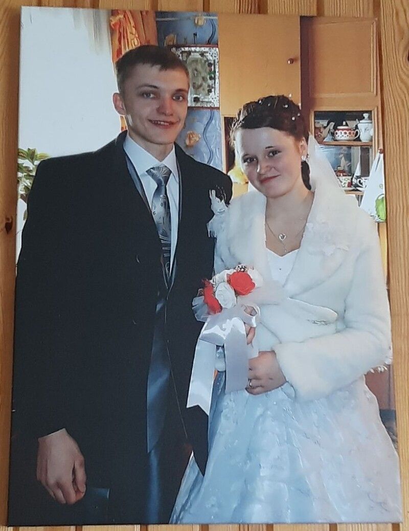 Юрій і його дружина Марія в день весілля, може, й не думали, що житимуть  на хуторі.  