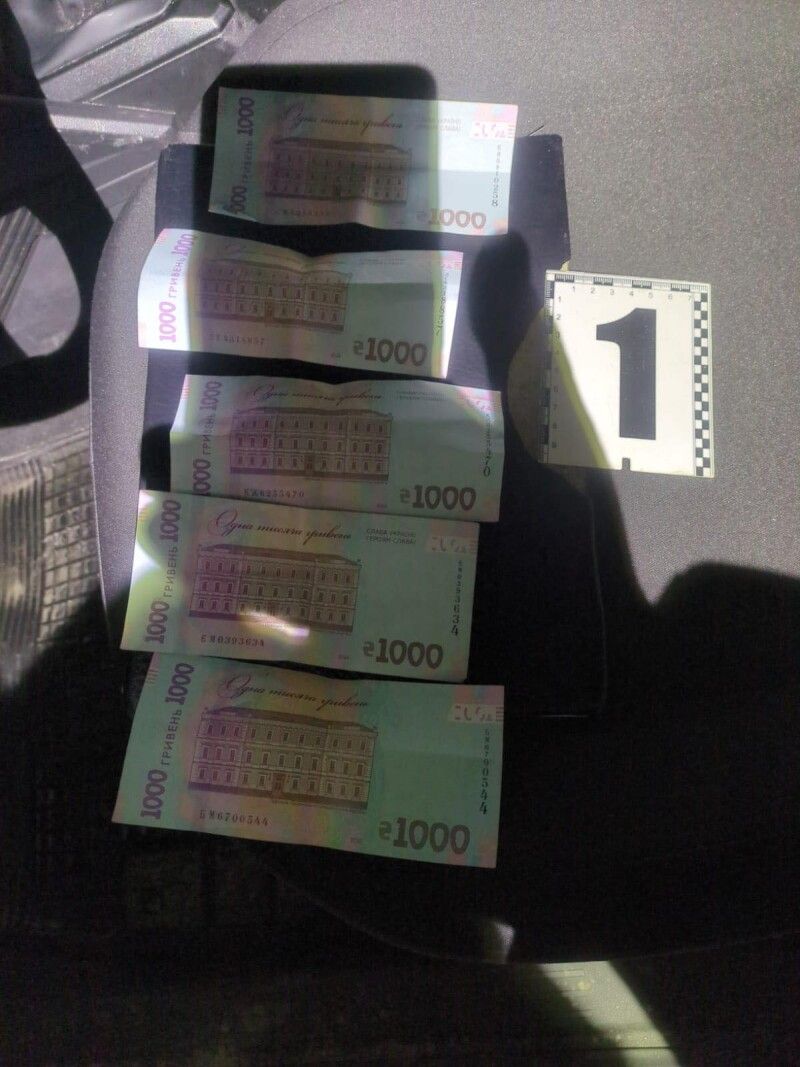 Ось ці самі 5000 гривень. Фото: Камінь-Каширський районний відділ поліції.