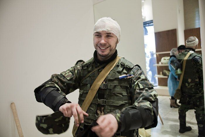 Віталій Марків з перев'язаною через поранення головою, Київ, 18 лютого 2014 року