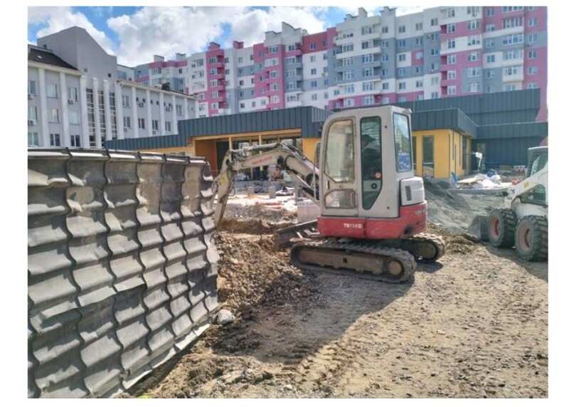 Будівництво ветеранського простору на Конякіна у Луцьку, квітень 2026 року. 
