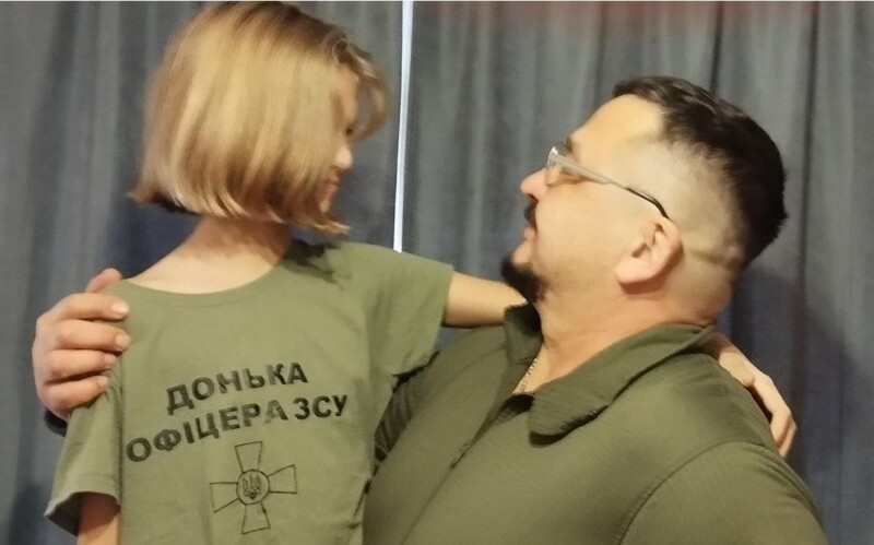 Найбільша радість офіцера – його чотири доньки.