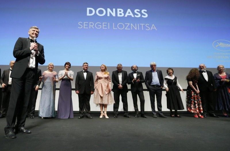 У програмі Каннського кінофестивалю «Особливий погляд» приз за режисуру отримав українець Сергій Лозниця, який привіз на Лазурний берег саме кінострічку «Донбас».