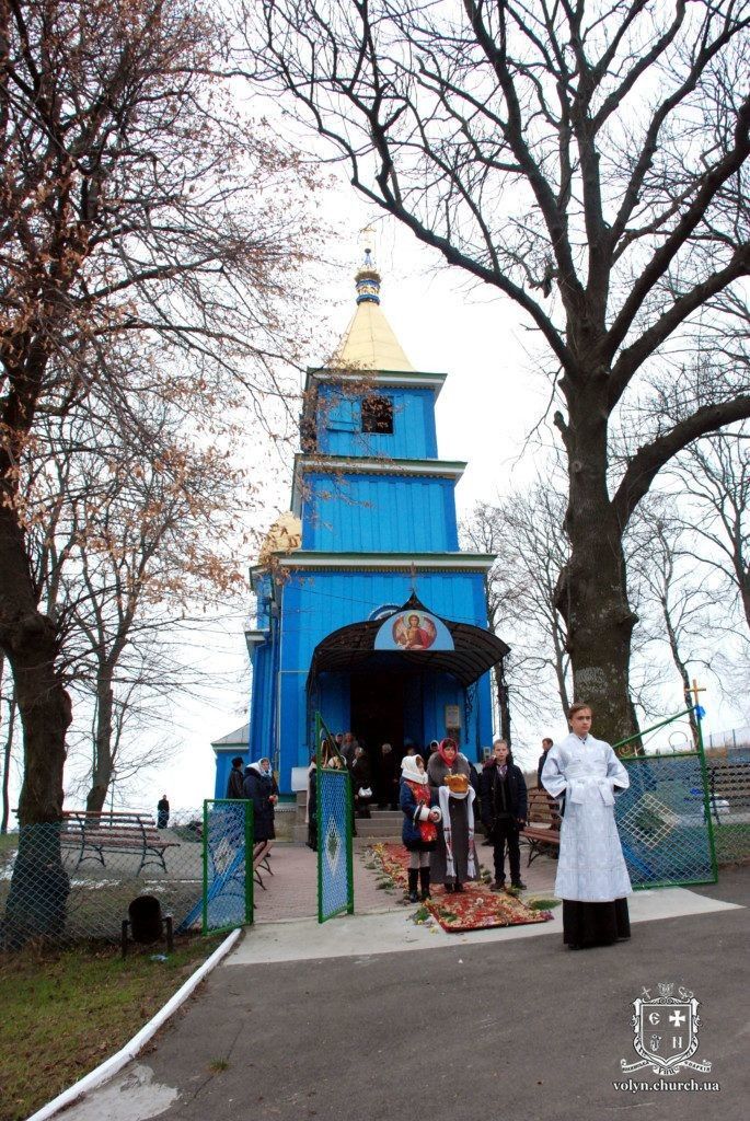 Свято-Михайлівський храм села Смоляви був зведений у 1783 році.
