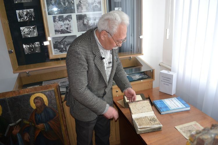 Завдяки Олександру Дмитровичу в музеї створена колекція стародруків.