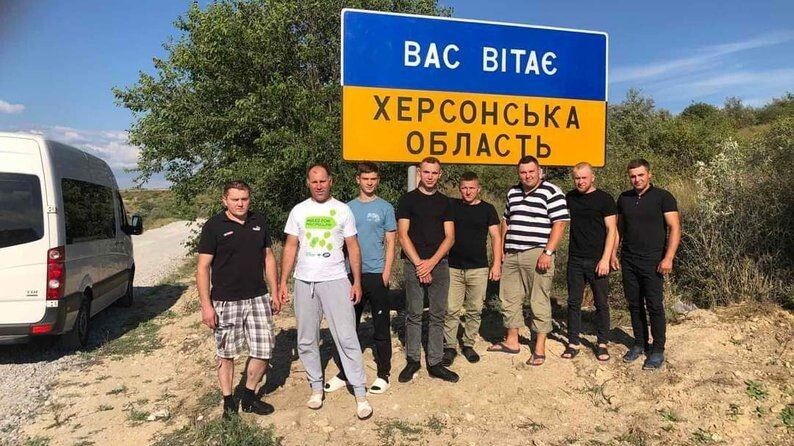 Нова група волонтерів з Волині, які приїхали відбудовувати село на Херсонщині. Фото із сайту voladm.gov.ua.