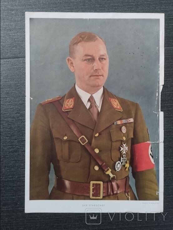 Обергрупенфюрер СА, керівник штурмових відділів націонал-соціалістичної партії Віктор Лютце, був неймовірно відданим Адольфу Гітлеру.