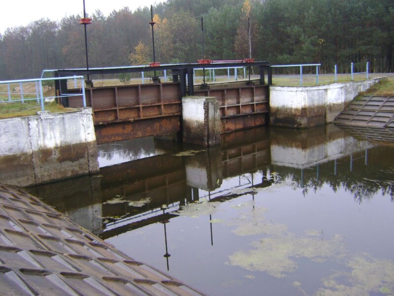 Один із шлюзів на водній магістралі Турського каналу.